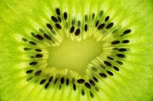 kiwi vitamina C fertilidad masculina y femenina